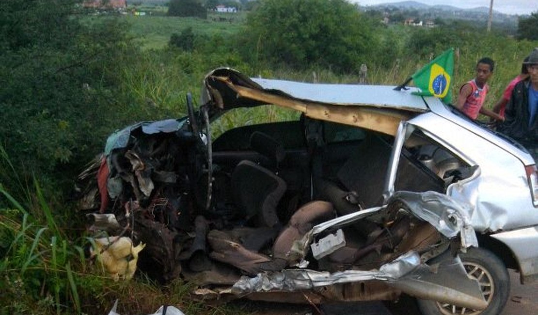 Acidente grave deixa um morto e quatro feridos na AL 220 em Arapiraca