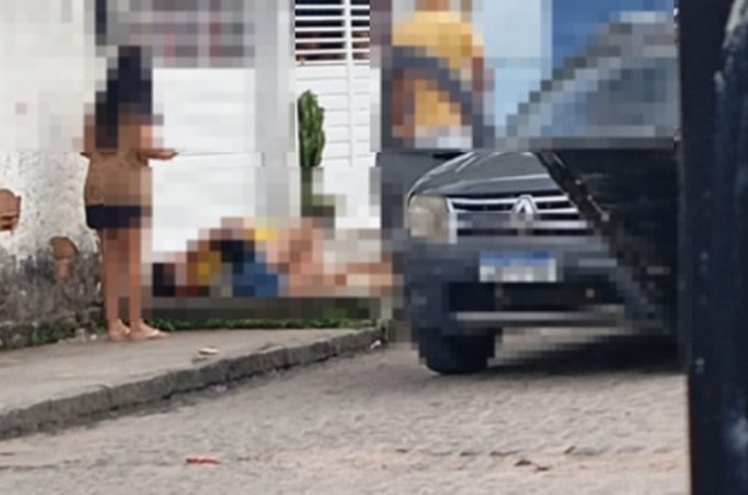 Ex tenta matar mulher com golpes de faca em via pública em São José da Tapera