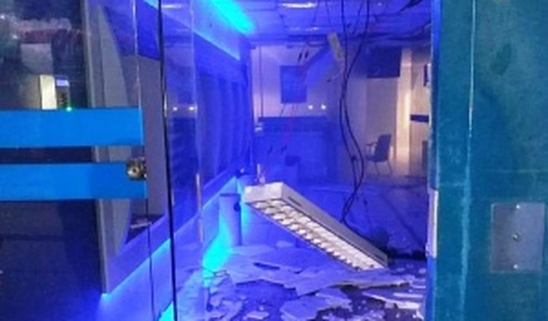 Grupo armado explode duas agências bancárias em Porto Calvo