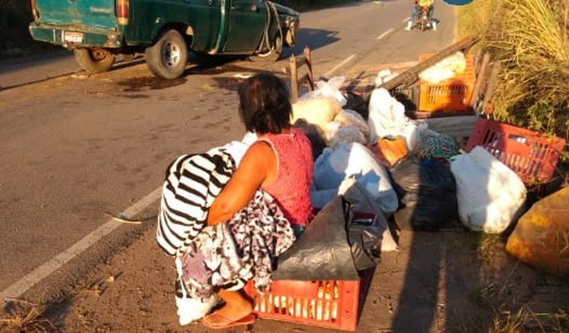 Vídeo. Veículo com feirantes capota na AL 220, em Arapiraca