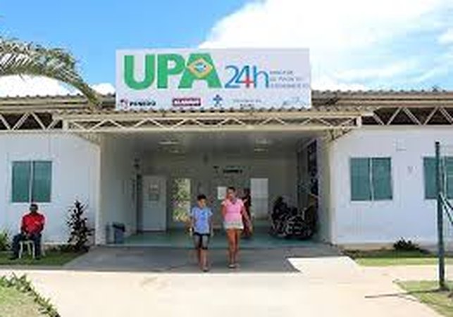 Batida entre carro e moto deixa duas pessoas com dores e escoriações em Penedo