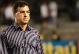 Aliança anuncia a contratação do técnico Estevam Soares