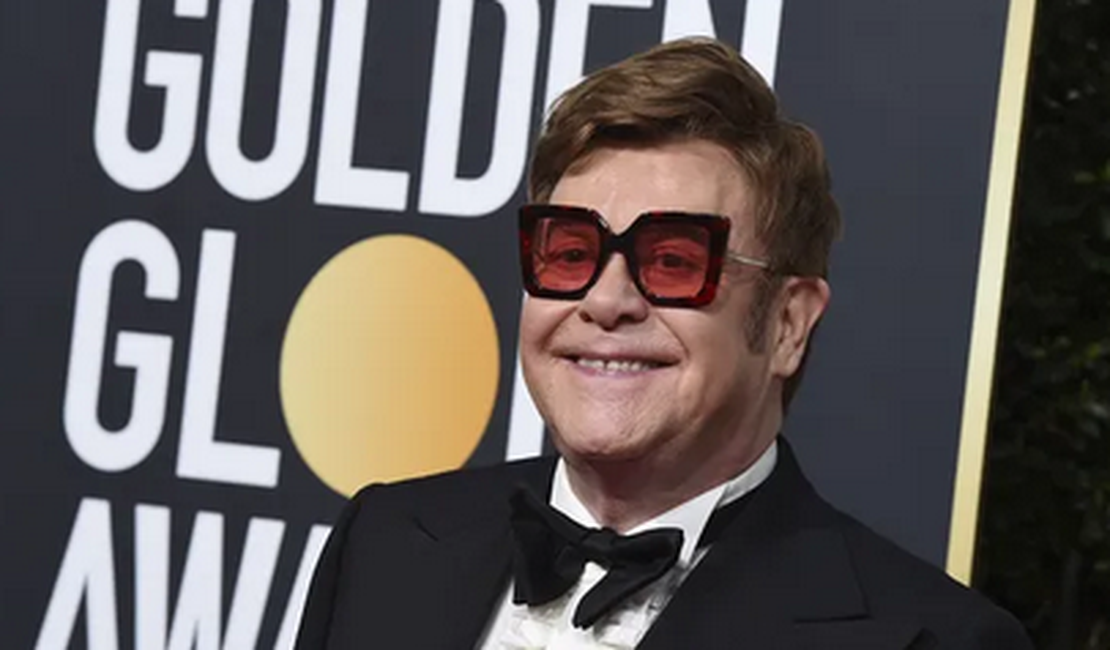 Elton John diz que perdeu a visão e tem dificuldade para assistir seu novo musical