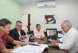 Prefeitura firma convênio para retomada do AABB Comunidade