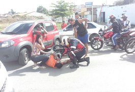 Acidente entre carro e moto deixa motociclista ferido em Arapiraca