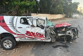 Policial militar fica ferido em acidente com viatura durante perseguição em Maceió