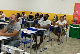 Prefeitura de Penedo lança Bolsa Auxílio Permanência para estudantes da EJA