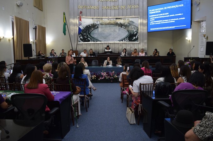 Sessão da Assembleia Legislativa de Alagoas ﻿discute fortalecimento do combate à violência contra a mulher