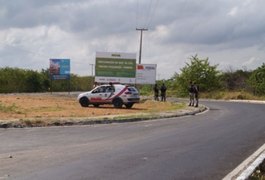 Condutora arapiraquense tenta escapar de blitz, mas acaba detida por dirigir embriagada em Penedo
