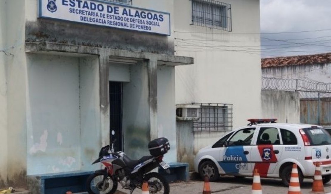 PM apreende espingarda no município de Penedo