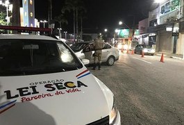 Após tentar fugir, mulher é presa por embriaguez ao volante em Arapiraca