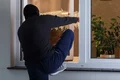 Casa é arrombada e criminoso furta R$ 700 e objetos no Sítio Poção, em Arapiraca