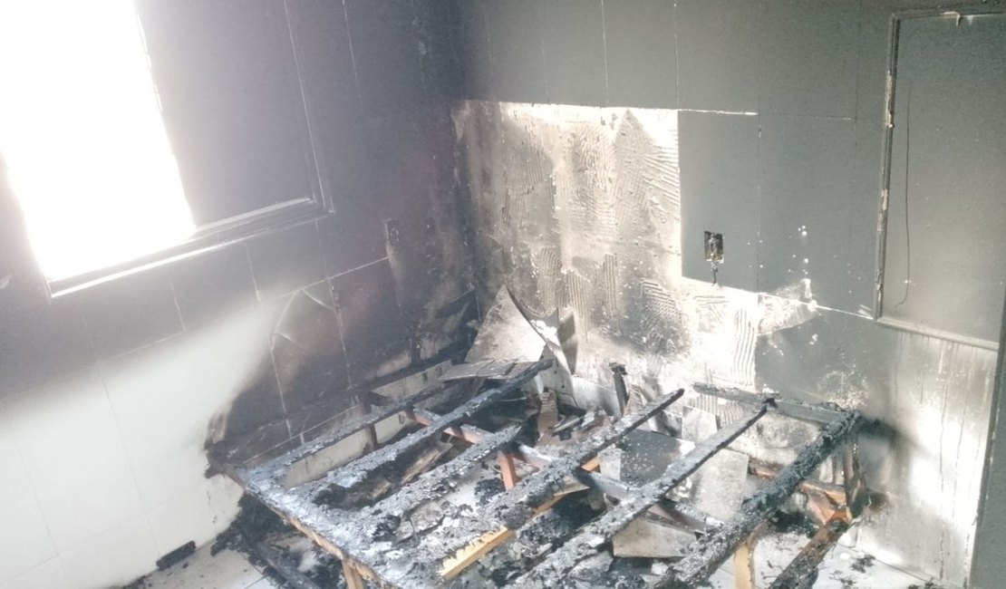 Incêndio por causa de ventilador destrói quarto de apartamento no interior de Alagoas