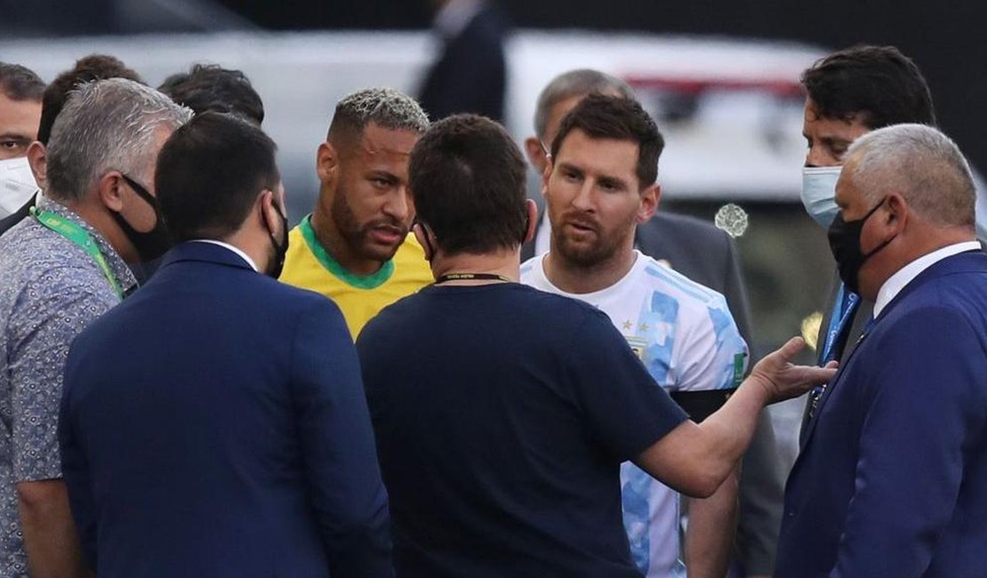 Após jogadores descumprirem protocolo sanitário, partida entre Brasil e Argentina é encerrada