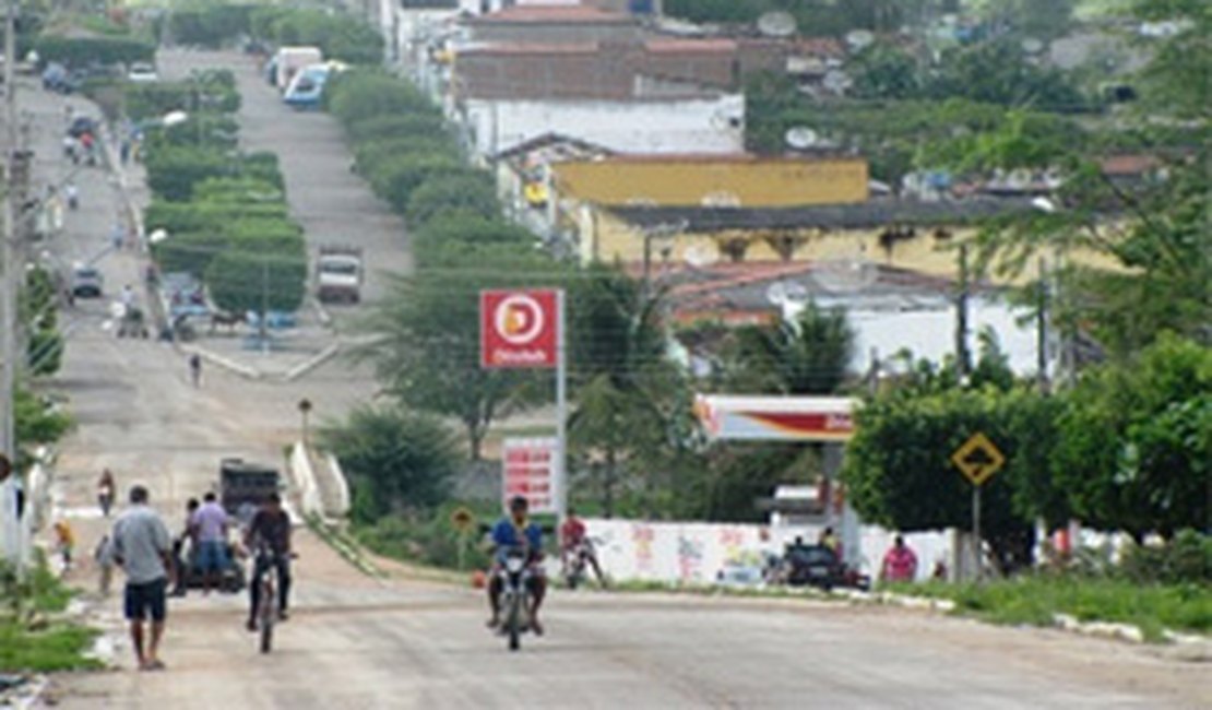 Canapi realiza concurso de pessoa mais feia do Sertão Alagoano