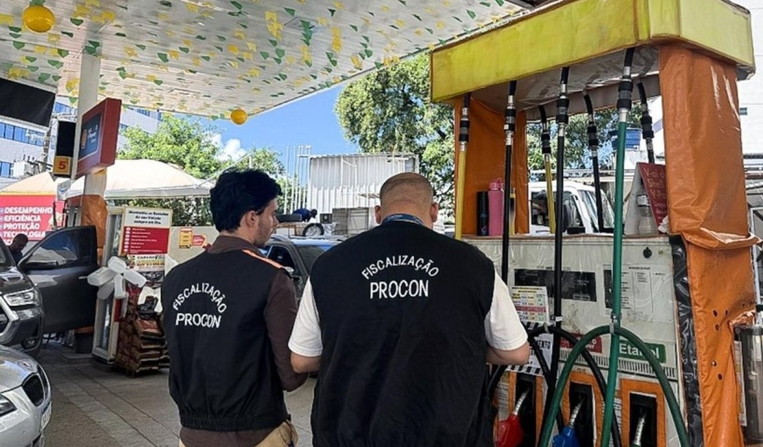Procon Maceió fiscaliza postos de combustíveis após aumento da gasolina