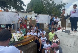 Após reconhecimento oficial do corpo, sepultamento da estudante Ana Beatriz acontece em Porto Calvo