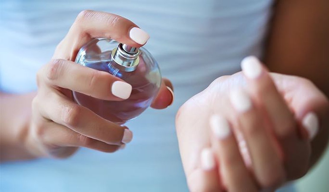 Mulher tem casa invadida em Arapiraca e vários frascos de perfumes e bodies são furtados