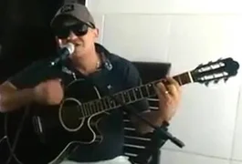 Cantor de música sertaneja morre em colisão frontal no interior de Goiás