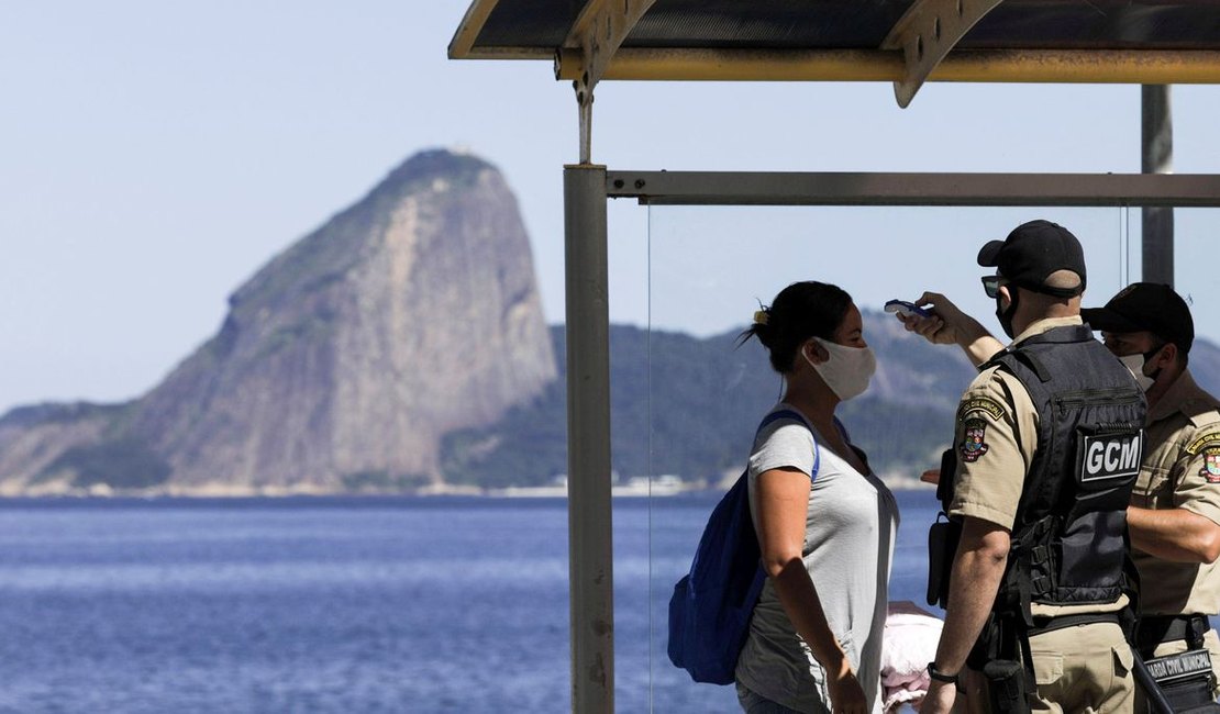 Festas de Réveillon são canceladas devido à pandemia de covid-19