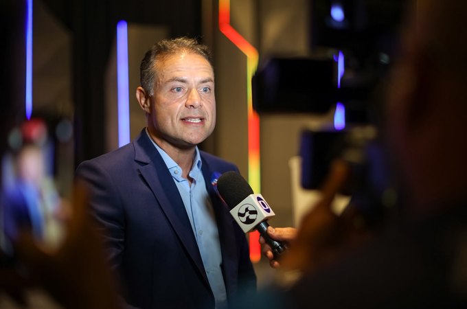Renan Filho supera JHC mais uma vez e domina debate na Globo