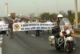 Segundo PRF, 22 rodovias federais estão interditadas por caminhoneiros