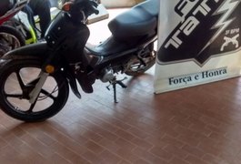 Força Tática apreende menor com ciclomotor roubado em Arapiraca