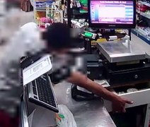 Após furtar celular em mercado, homem se arrepende e devolve aparelho no Paraná