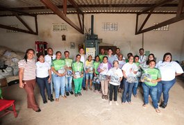 Programa CataMais entrega kits com EPIs à cooperativa de catadores em Arapiraca