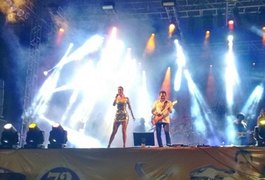 Público aprova nova vocalista em primeiro show da “XCalypso”
