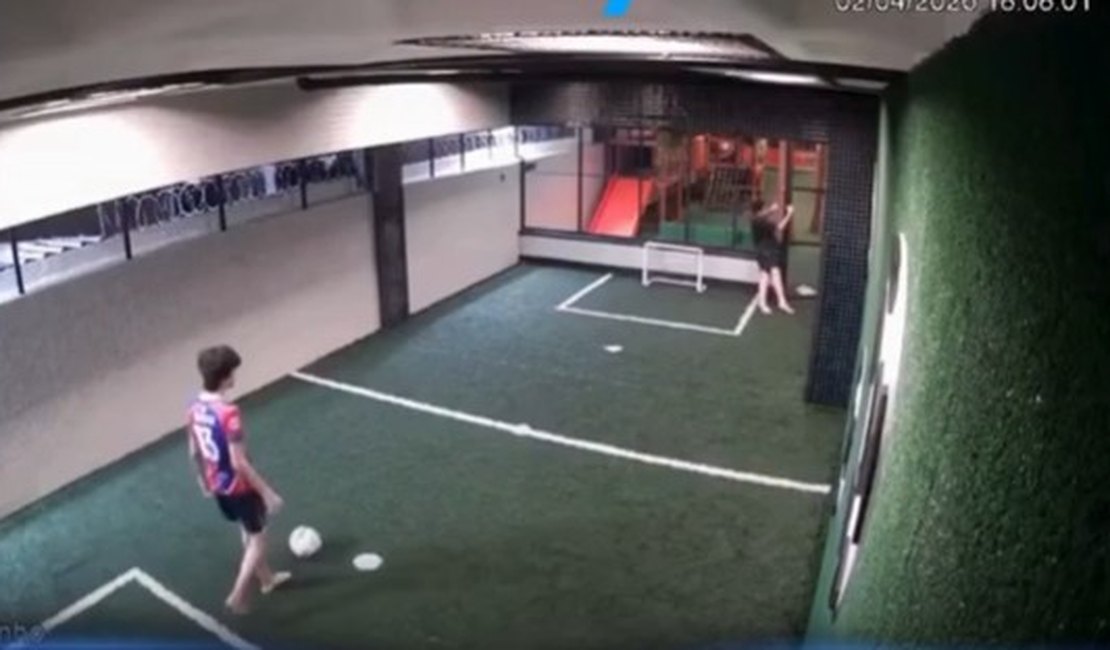 Amigo herói salva adolescente vítima de descarga elétrica em condomínio de Maceió