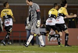 Rogério Ceni perde mais um penalti e São Paulo perde em casa