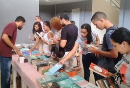 Casa da Cultura de Arapiraca recebe feirão de livros