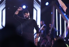 Cantor Raí Saia Rodada passa mal e é internado em hospital no RN