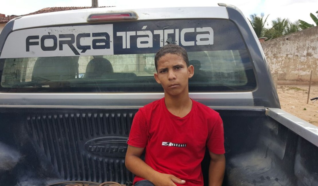 Força Tática prende jovem de 18 anos com espingarda, em Arapiraca