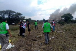 Os 101 ocupantes do avião que caiu no México estão vivos, diz empresa