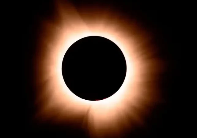 Agosto terá dois eclipses; saiba como assistir aos fenômenos