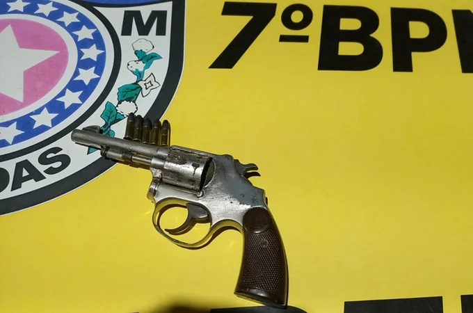 Polícia Militar prende homem armado durante festa em São José da Tapera