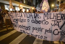 Deputados aprovam PEC que impossibilita todas as formas de aborto