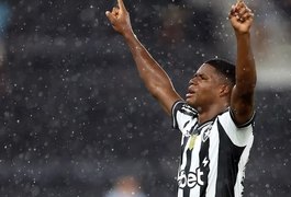 Panamenho José Kadir leva Botafogo à vitória no Brasileiro