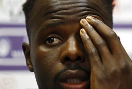 Goleiro senegalês abandona jogo na Espanha após ofensas racistas