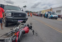 Acidente envolvendo três veículos deixa duas pessoas feridas, uma em estado grave, em Arapiraca
