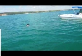 Corpo de mulher sem calcinha é encontrado na Praia do Gunga