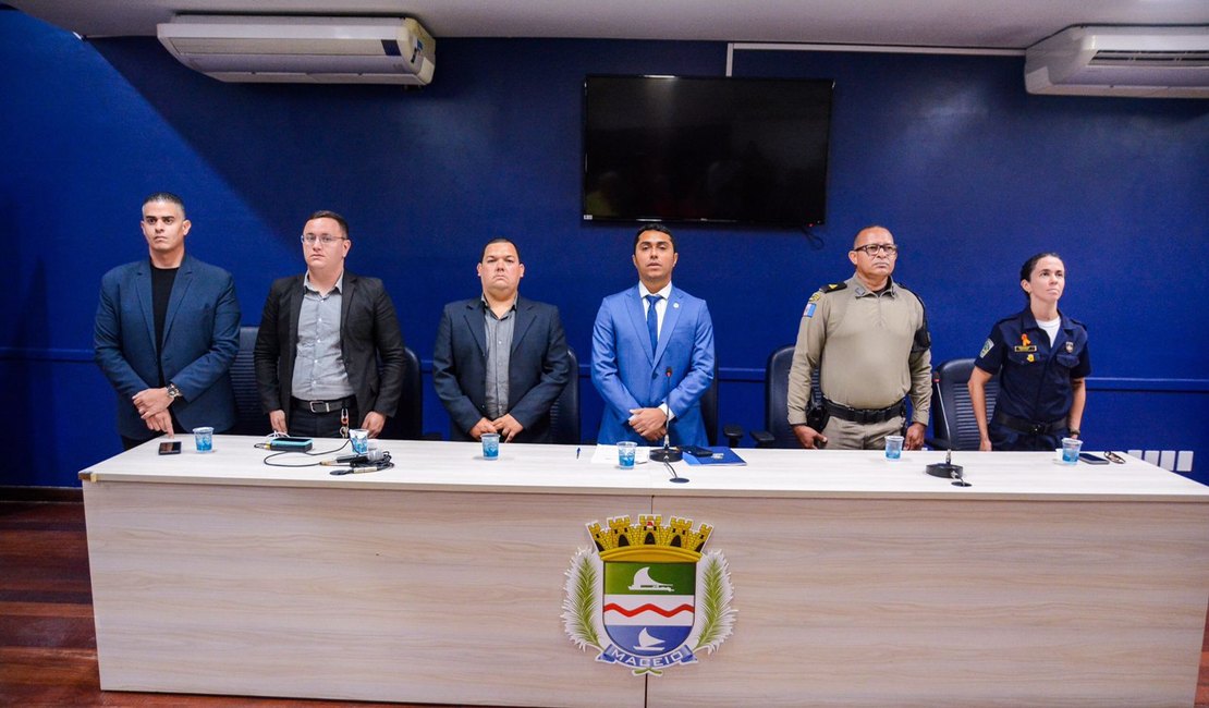Câmara de Maceió concede Comenda Senador Arnon de Mello ao comunicador Bruno Rafael