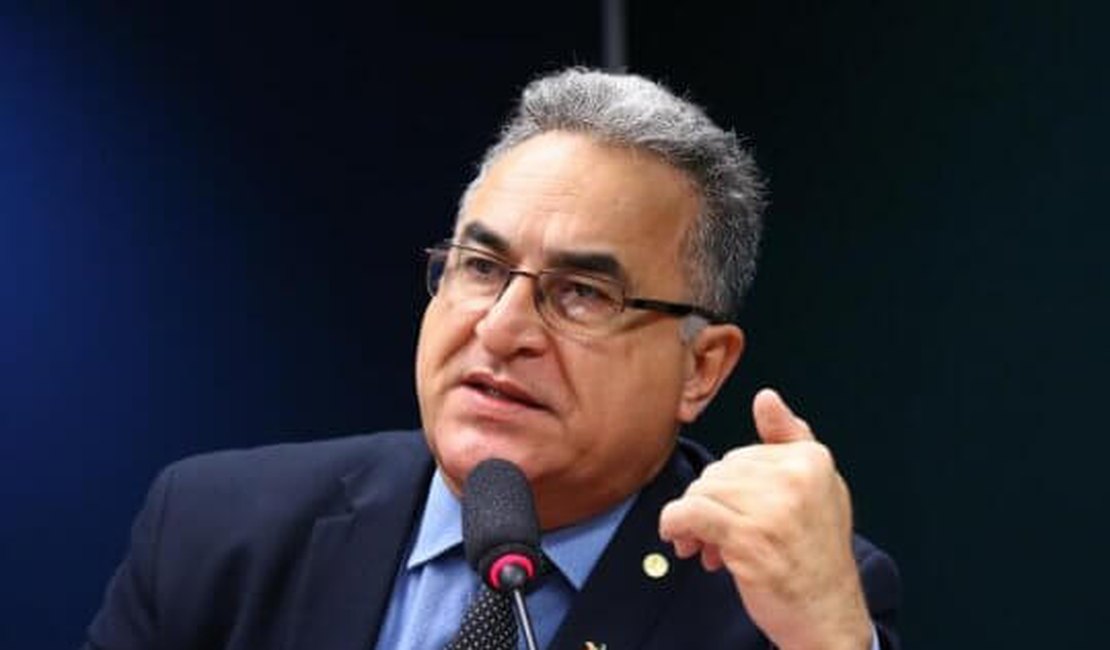 Edmilson Rodrigues (Psol) é eleito prefeito de Belém, no Pará
