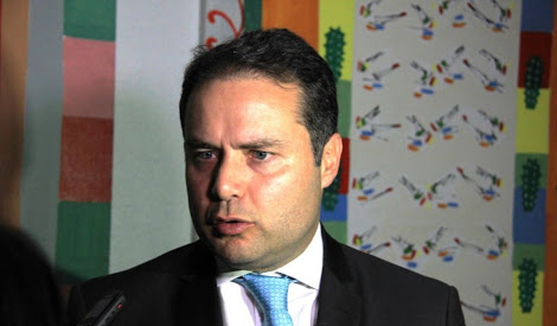 Estado vai propor reajuste menor do que é pleiteado pelos militares, diz Renan