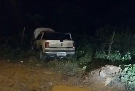 Homens fogem e deixam automóvel com placa falsa no bairro Planalto, em Arapiraca
