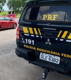 PRF em Alagoas recupera três veículos com queixa de roubo em cidades do interior