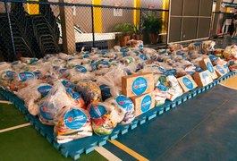 Alagoas Sem Fome doa uma tonelada de alimentos à associação que atende crianças e adolescentes