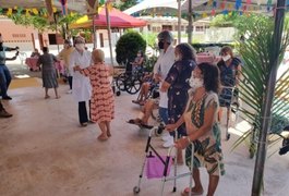Banda de Música da PM leva nova apresentação para público da terceira idade